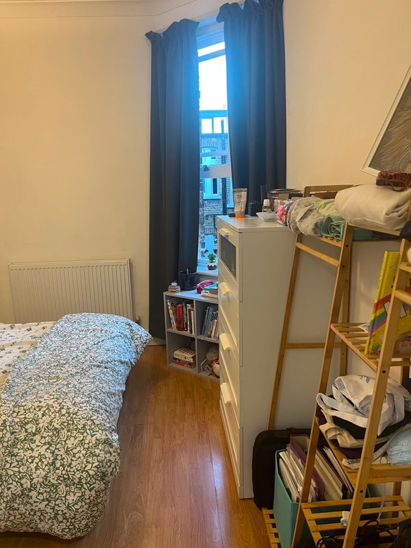 Room Kingwood Road in Greater London