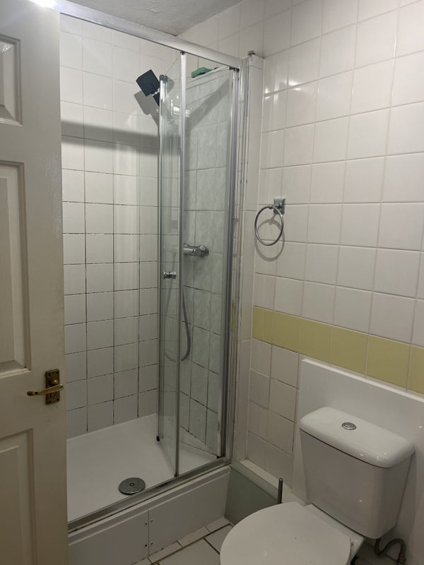 Room Grove Lane in Chalfont St Peter