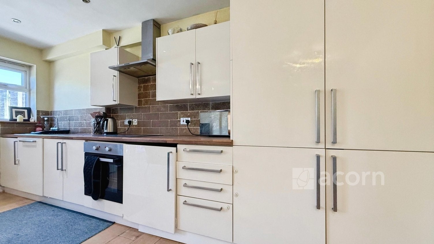 Flat Heathway in Greater London