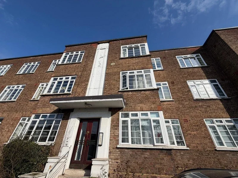 Flat St. Peter's Road in Greater London