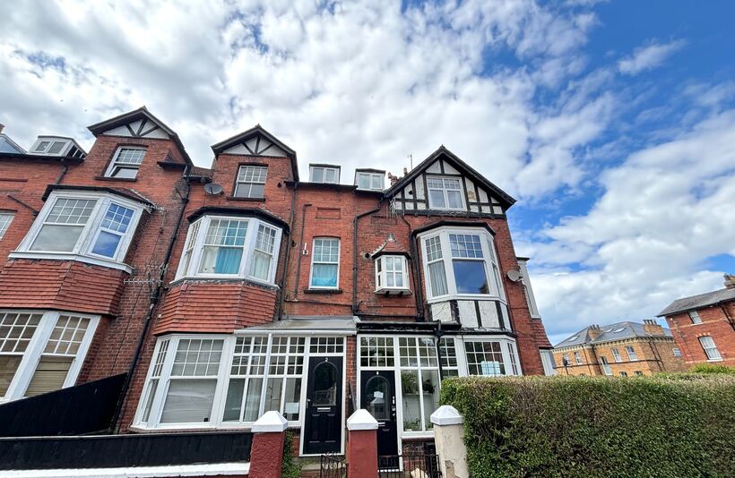 Flat Princess Royal Park in Scarborough