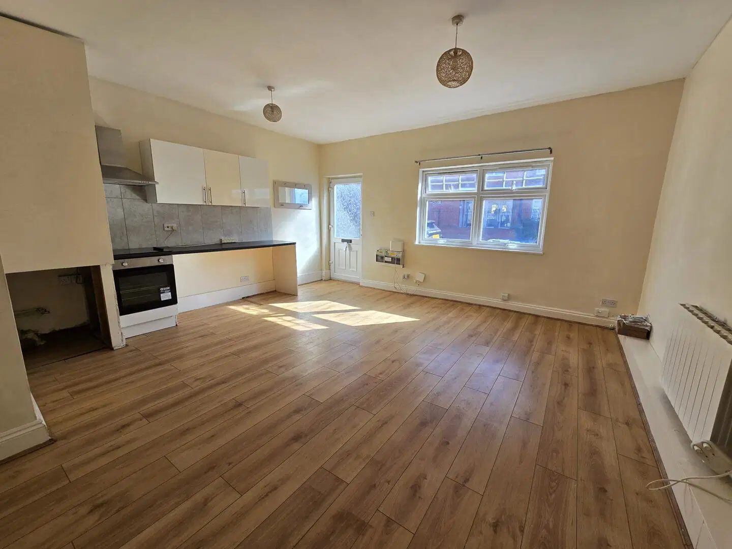 Flat Omega Place in Rugby