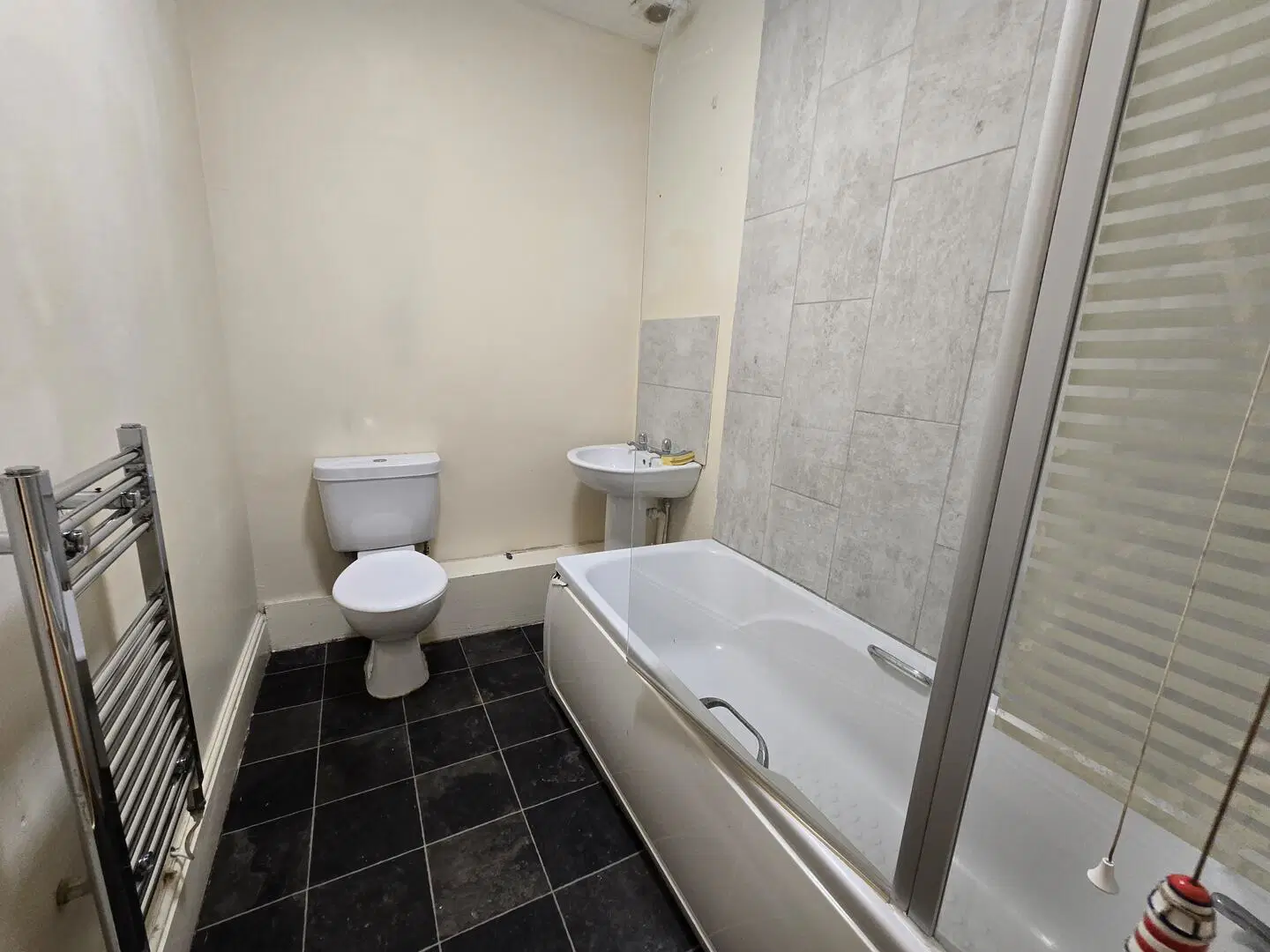 Flat Omega Place in Rugby