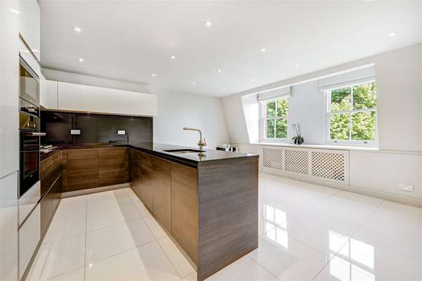 Flat Lennox Gardens in Greater London