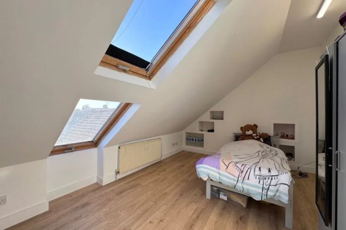 Room Torver Road in Greater London