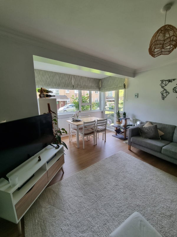 Room Weydown Close in Greater London