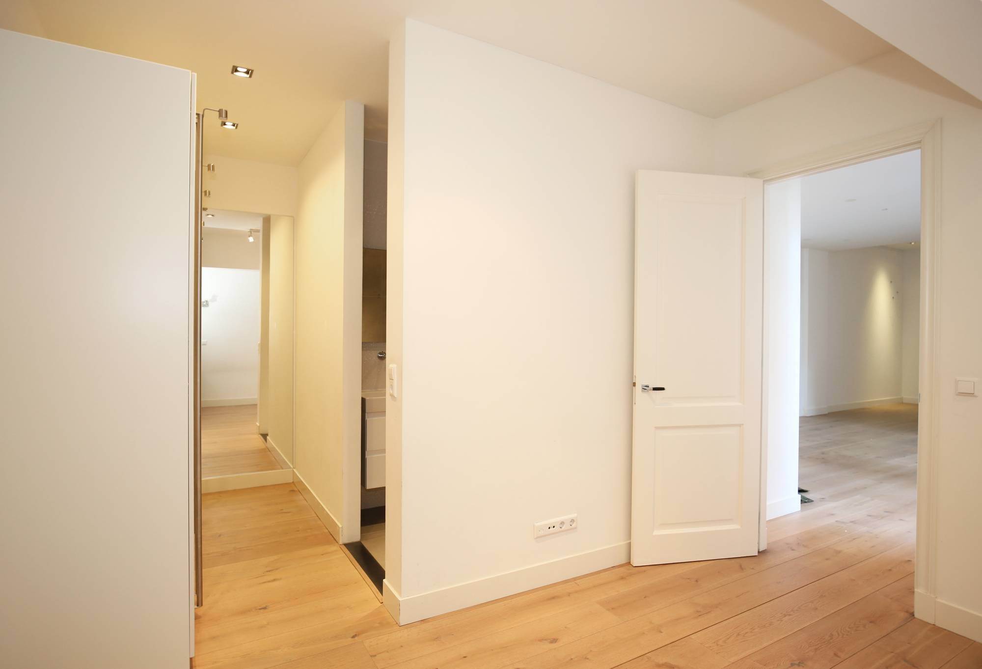 Appartement te huur: Nieuwe Looiersstraat, Amsterdam