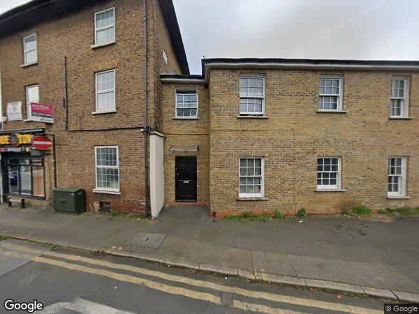 Room Middle Road in Greater London