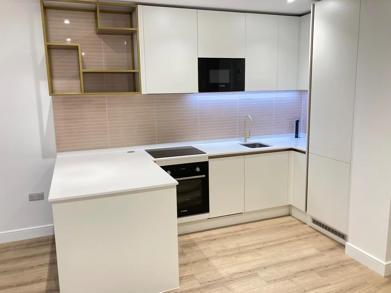 Flat Beresford Avenue in Greater London