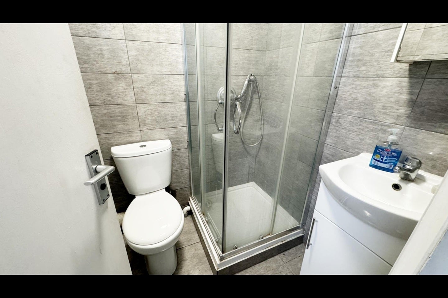 Room Westbury Avenue in Greater London