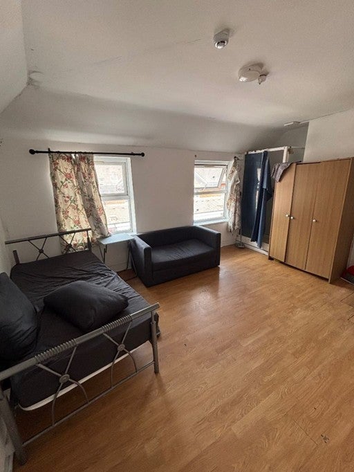 Room High Street in Greater London