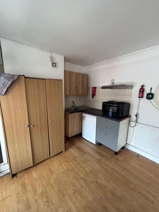 Room High Street in Greater London
