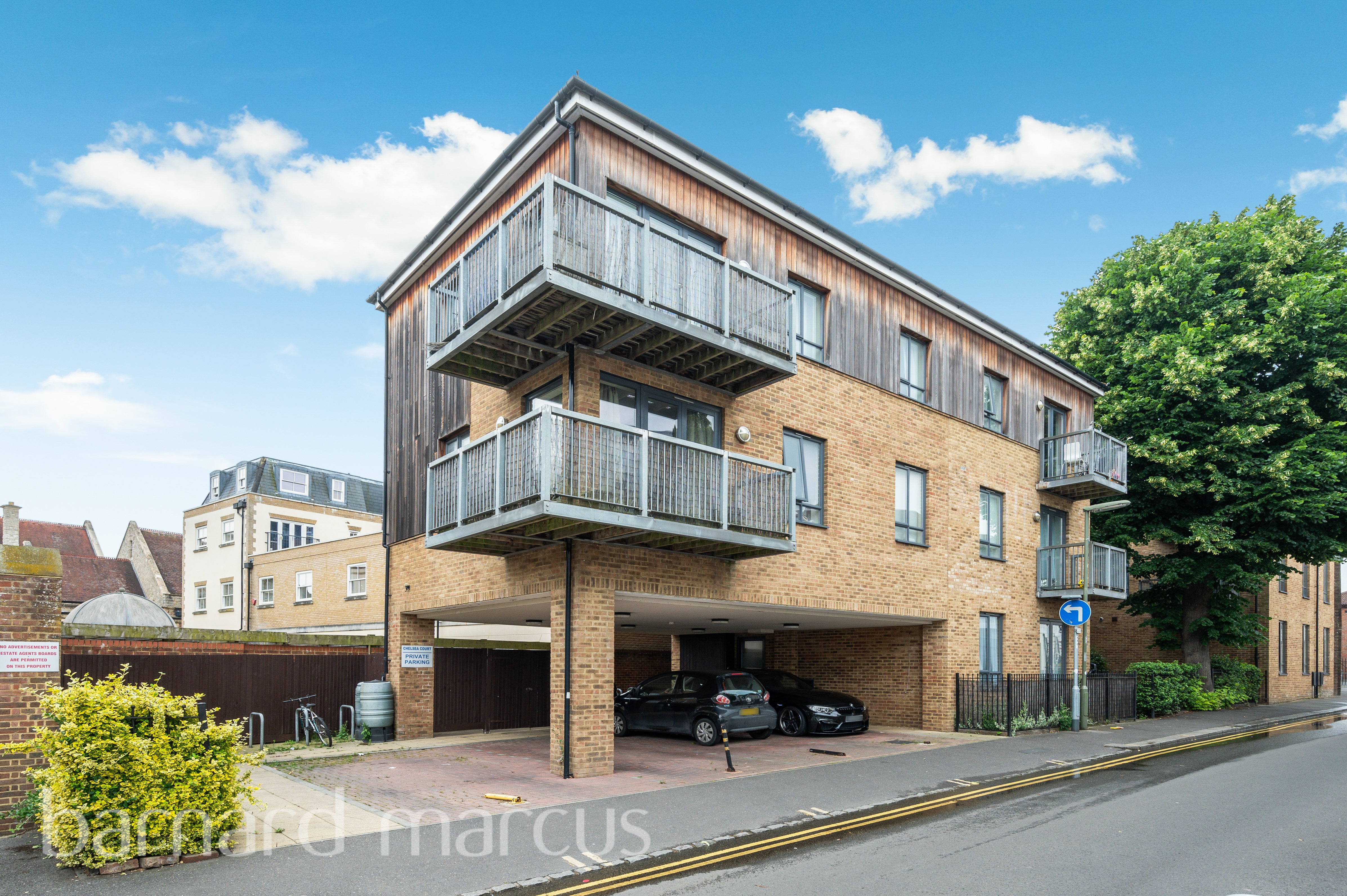 Flat The Parade in Epsom and Ewell