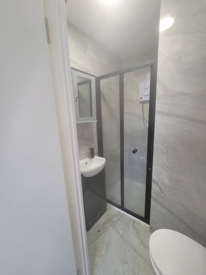Room Westcote Road in Greater London