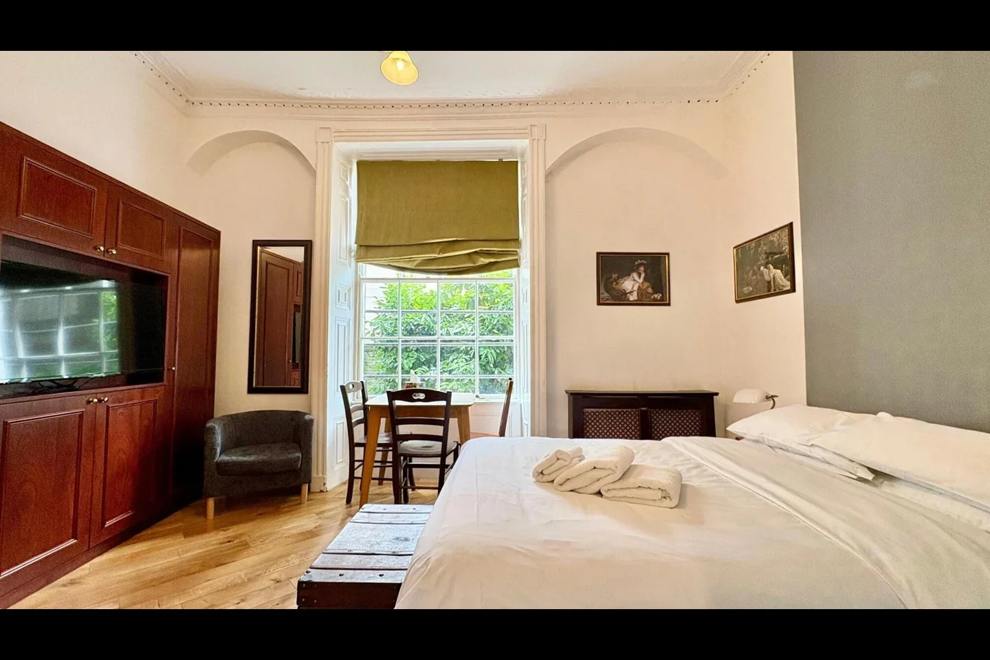Flat Cartwright Gardens in Greater London