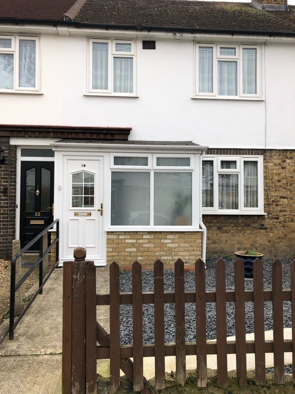 Room Swallowfield Road in Greater London
