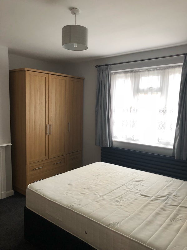 Room Swallowfield Road in Greater London