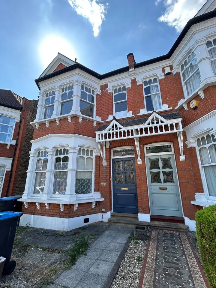 Flat Osborne Road in Greater London