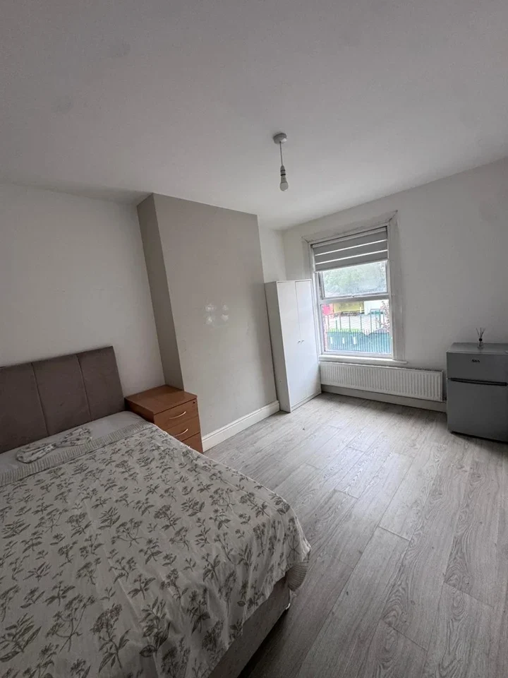Room Sperling Road in Greater London