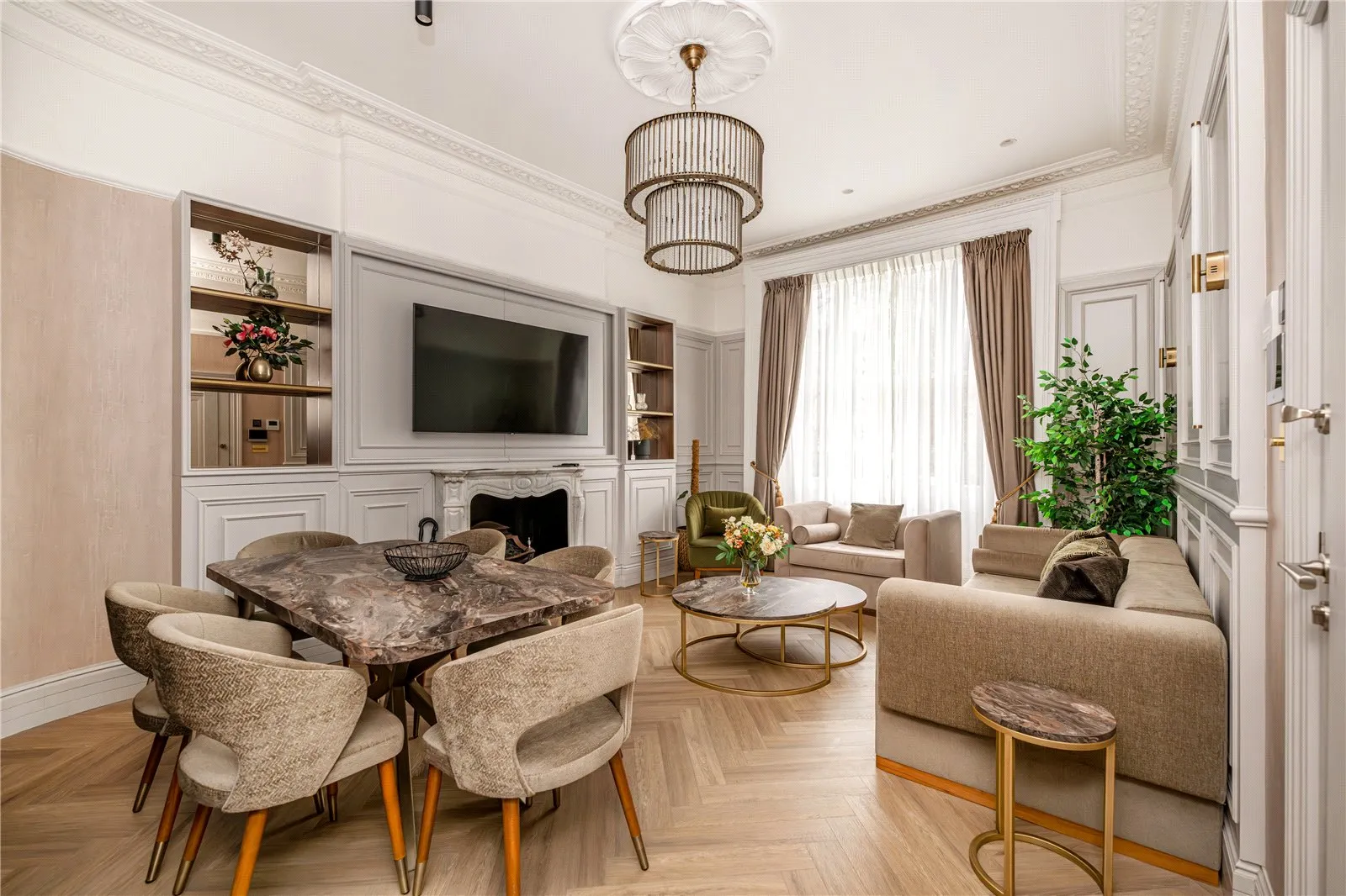 Flat Royal Crescent in Greater London