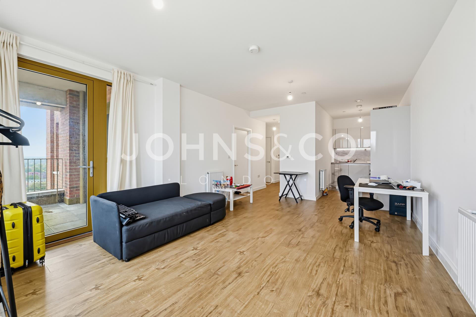 Flat Ilderton Road in Greater London