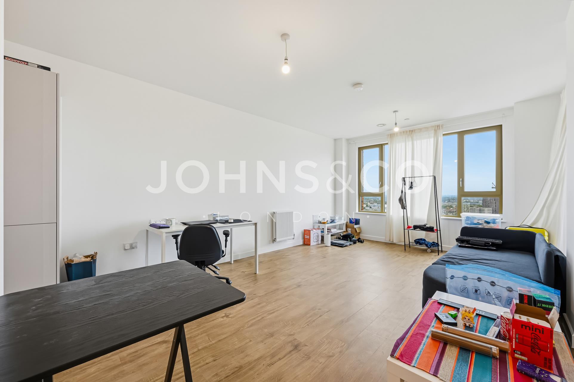 Flat Ilderton Road in Greater London