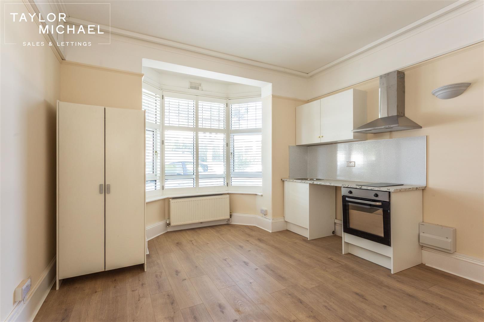 Room Holland Road in Hove