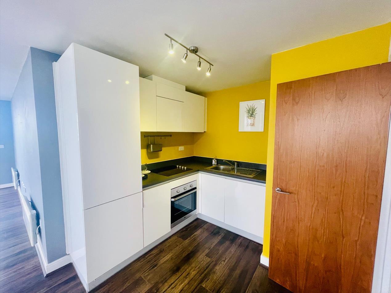 Flat Waterfront Way in Brierley Hill