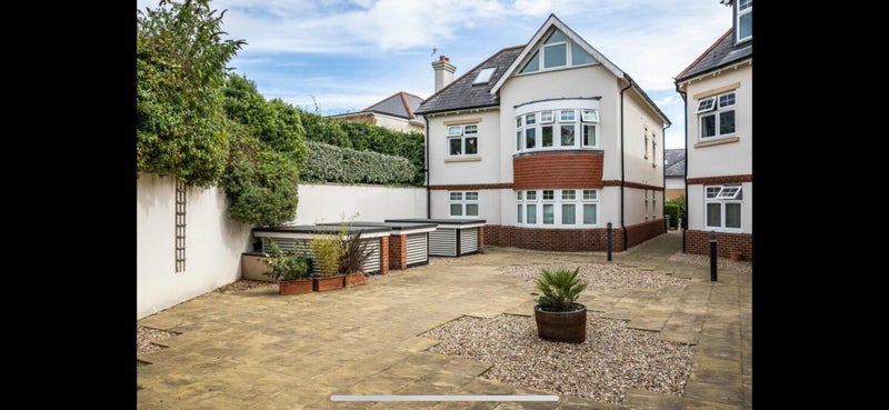 Room Churchfield Road in Poole