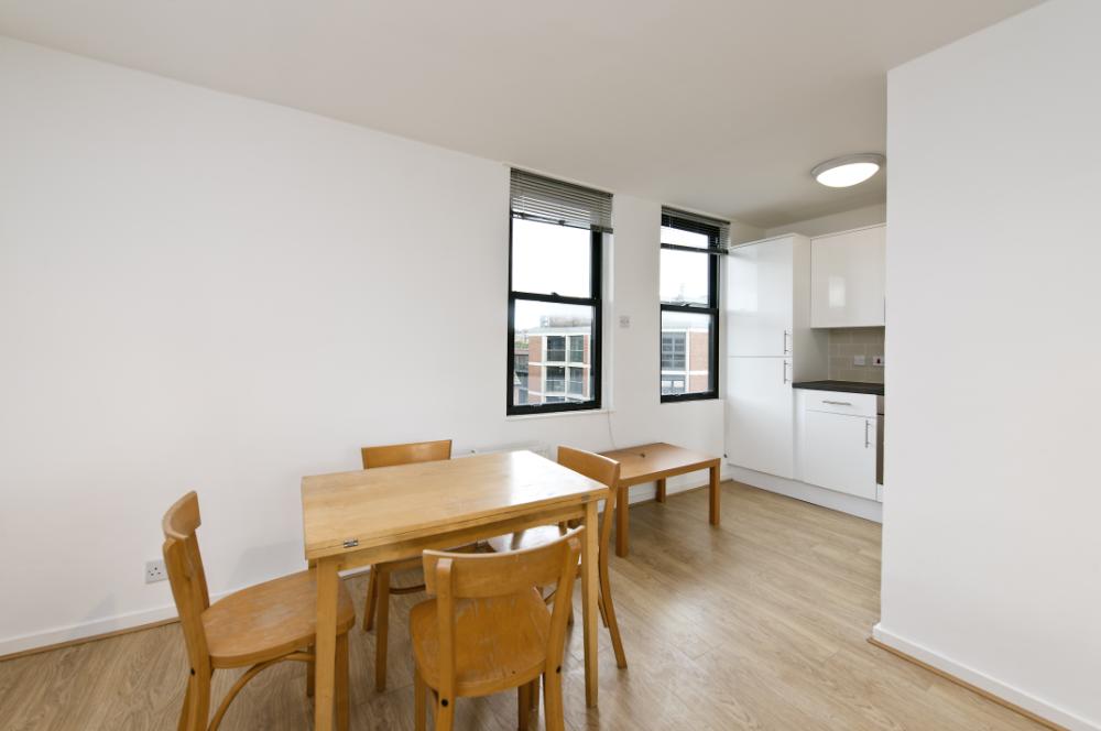 Flat Moreton Street in City of Westminster