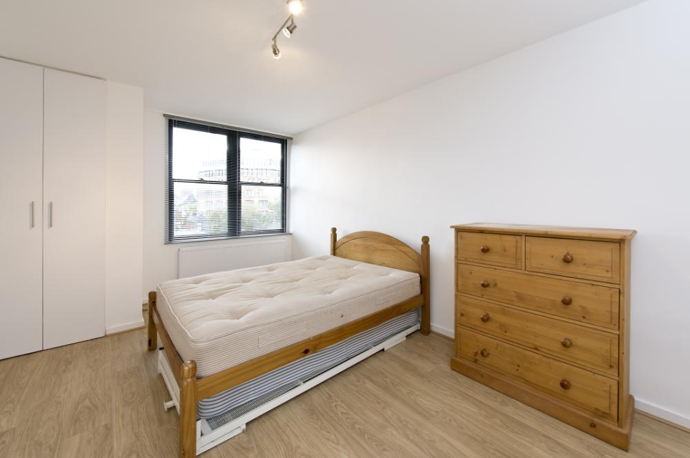 Flat Moreton Street in City of Westminster