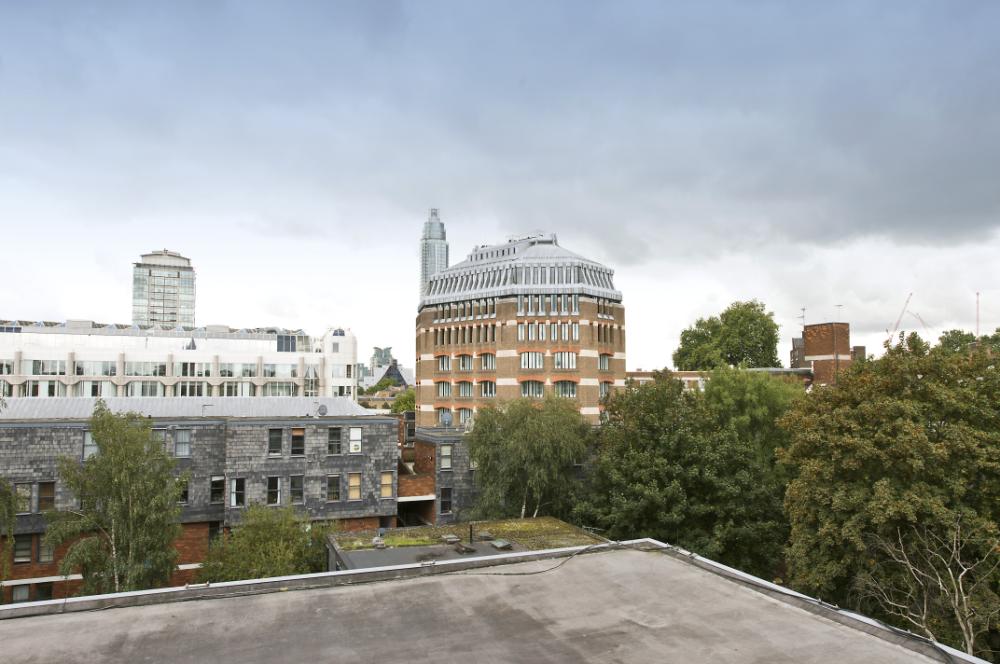 Flat Moreton Street in City of Westminster