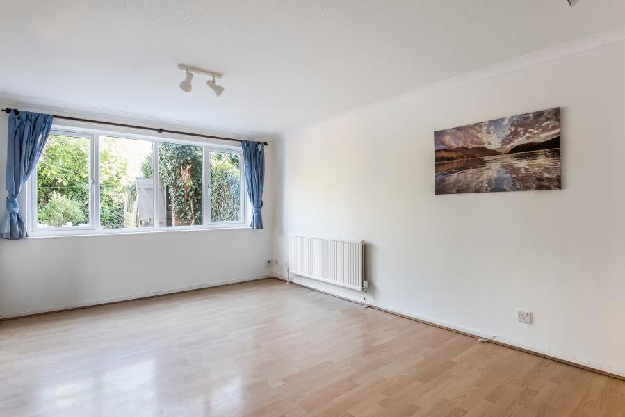 House Myrtleside Close in Greater London
