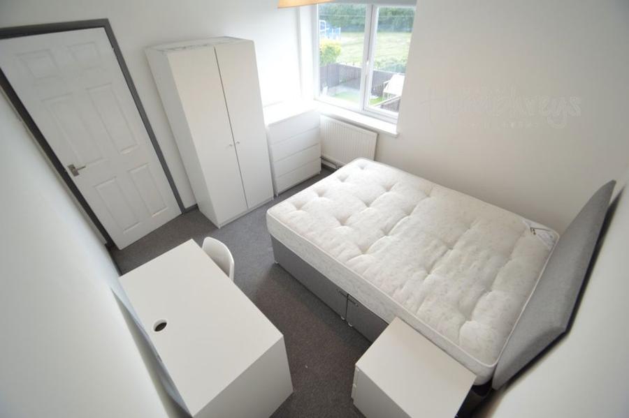 Room Bradford Crescent in Durham