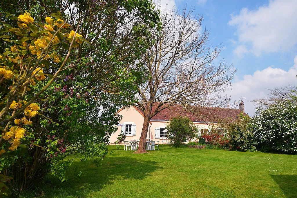 House C 103 in Saint-Calez-en-Saosnois