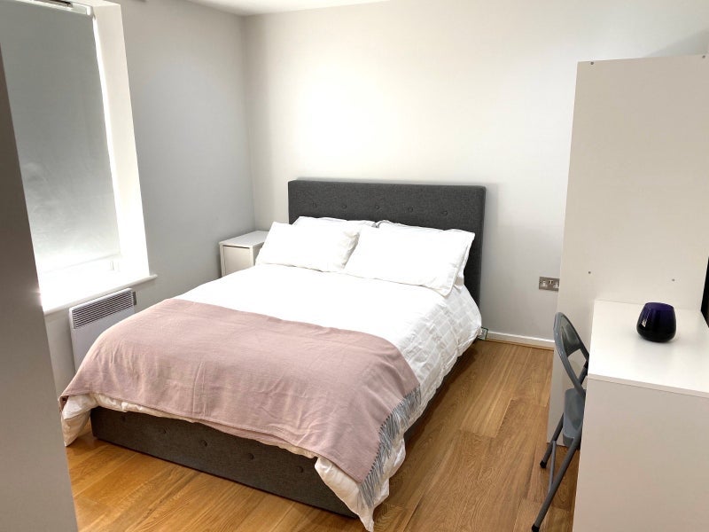 Flat Great Suffolk Street in Greater London