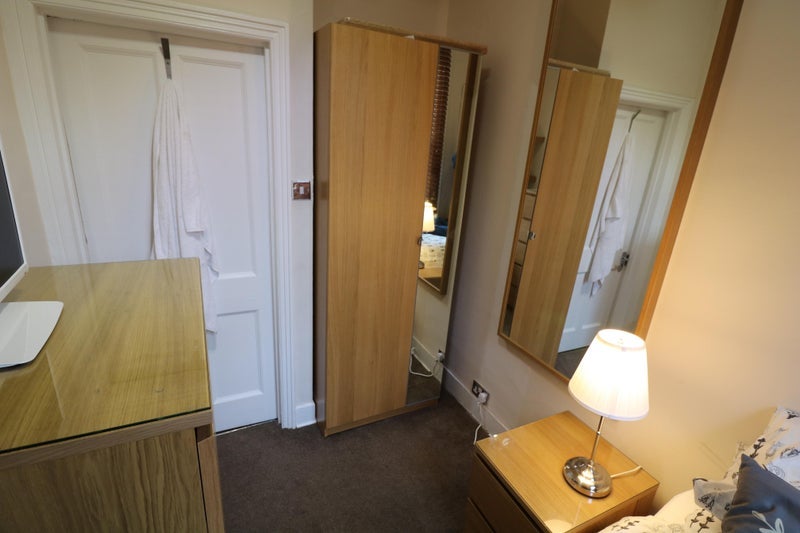 Room Collingbourne Road in Greater London