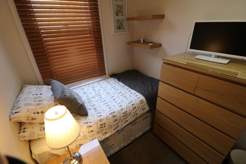 Room Collingbourne Road in Greater London