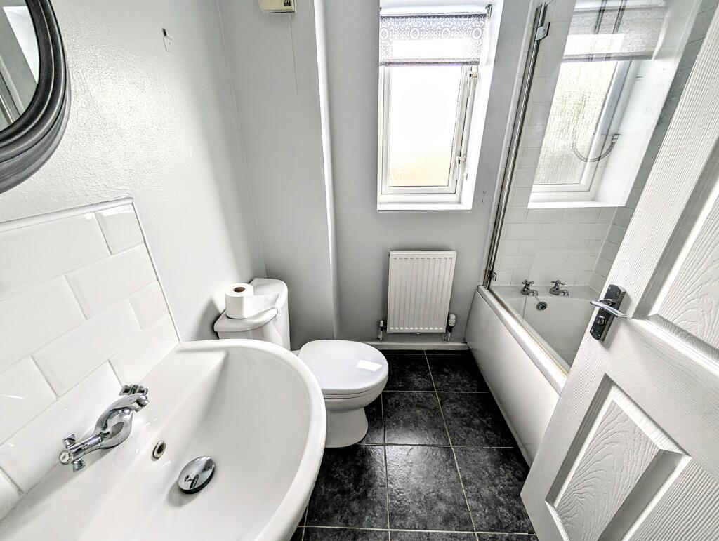 House Pen Hendy in Miskin
