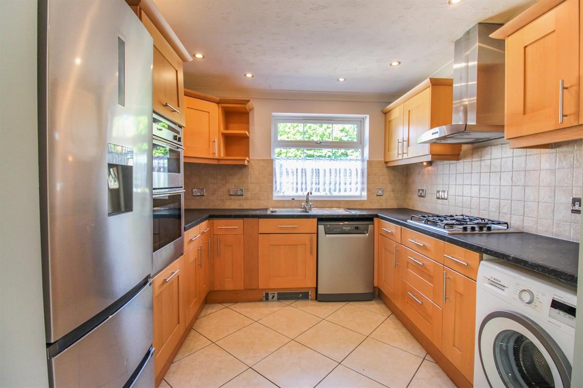 House Chelmer Close in Ravensden