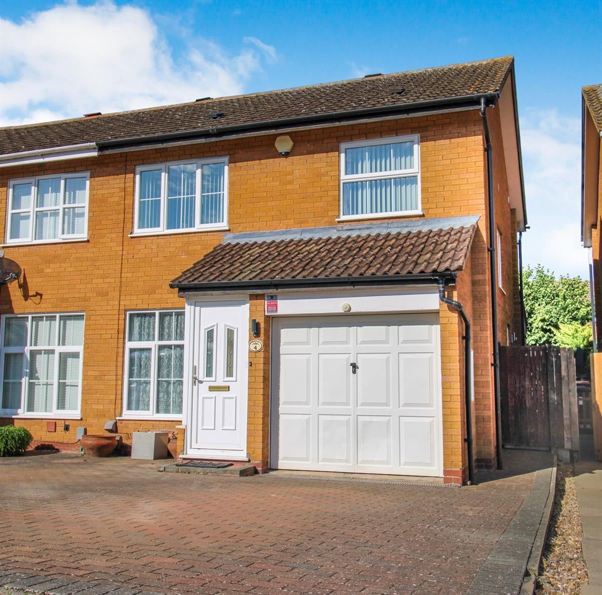 House Chelmer Close in Ravensden