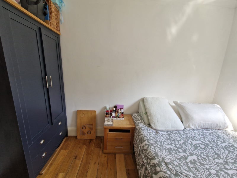 Room Church Lane in Greater London