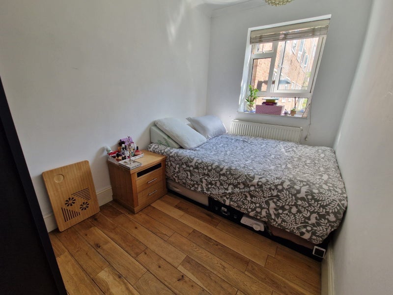 Room Church Lane in Greater London