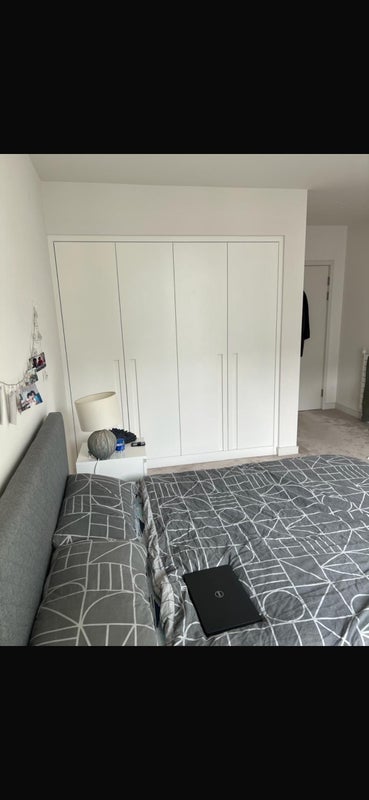 Room Schooner Road in Greater London