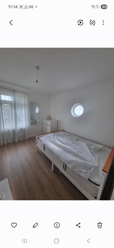 Room Rolls Road in Greater London