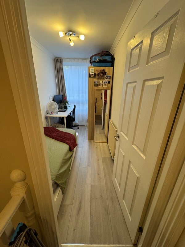 Room Robert Street in Greater London