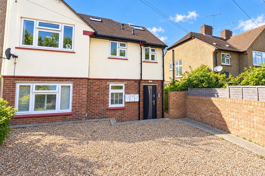 Flat Campbell Road in Elmbridge