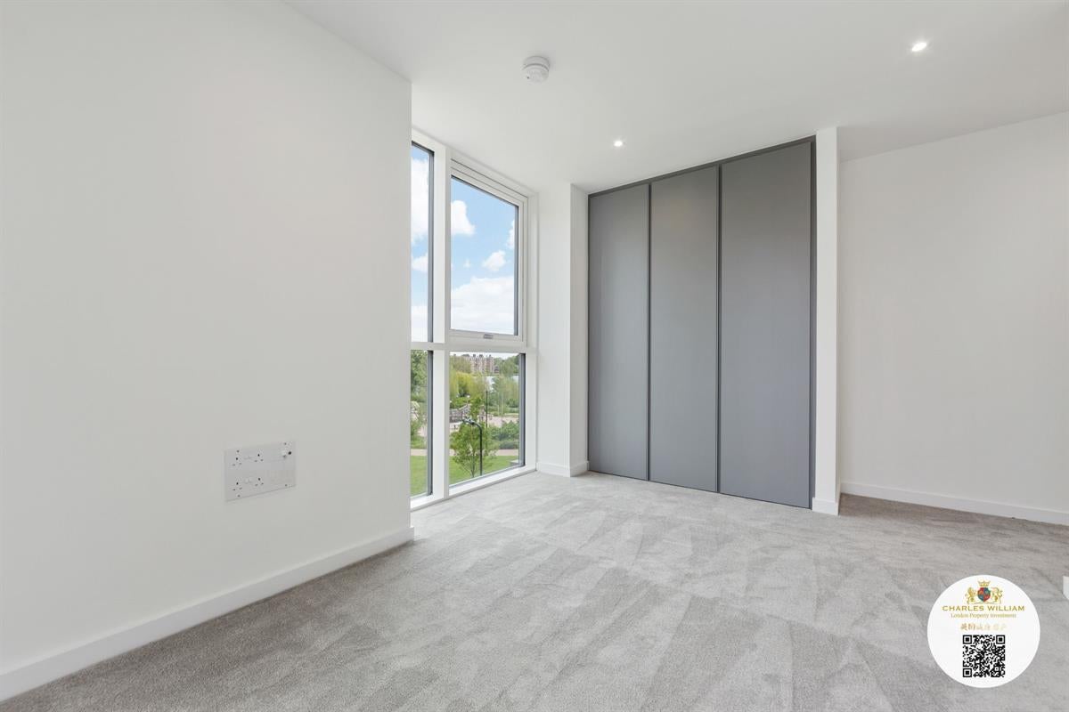 Flat Scrimgoeur Place in Greater London