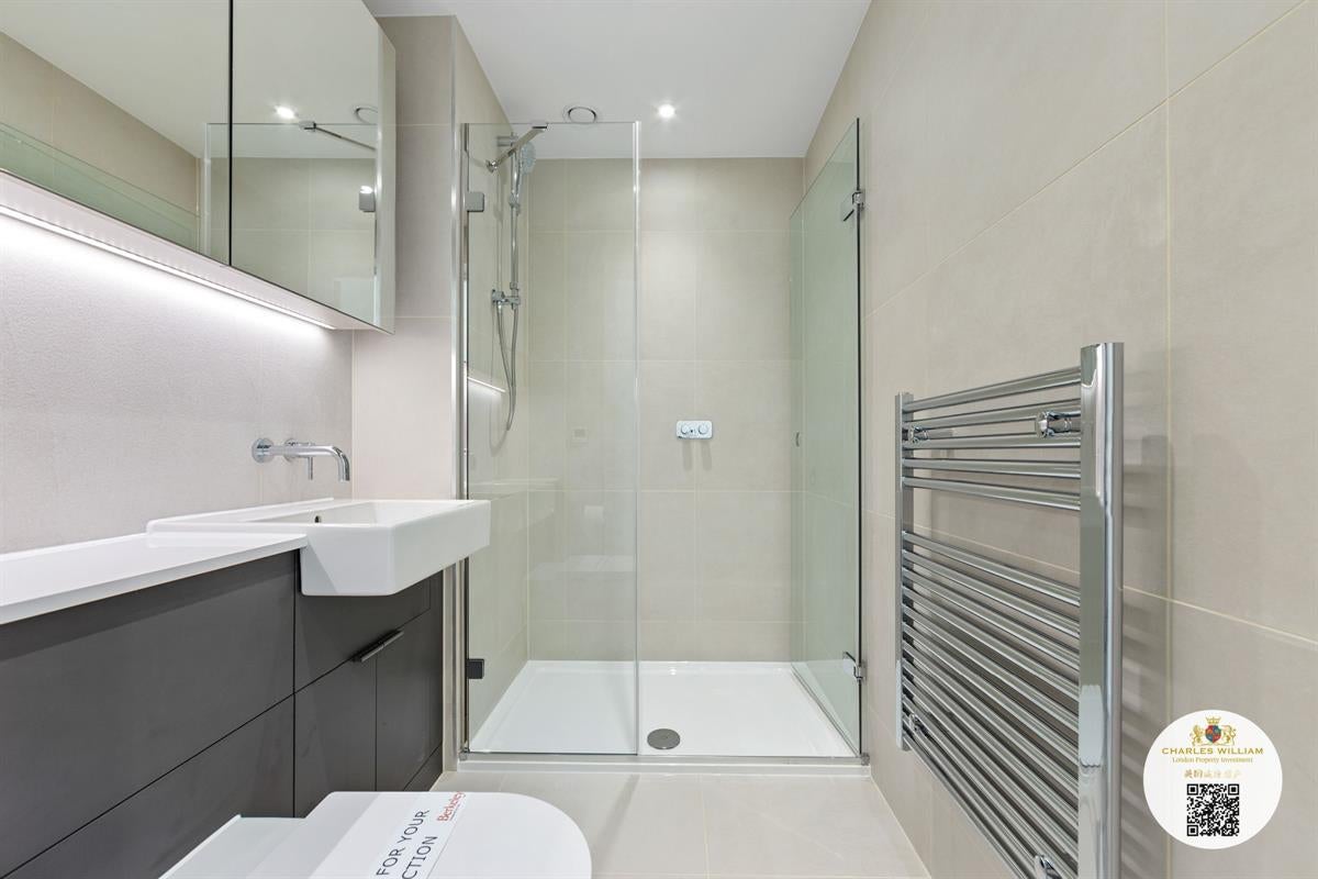 Flat Scrimgoeur Place in Greater London