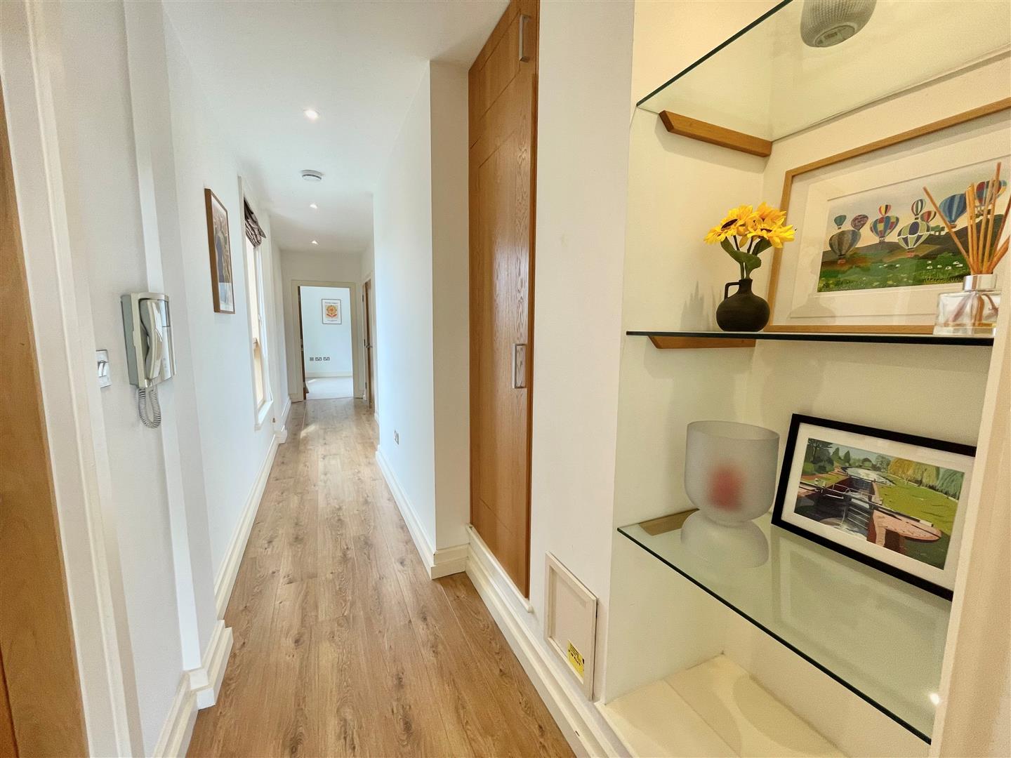 Flat Lower Kings Road in Dacorum